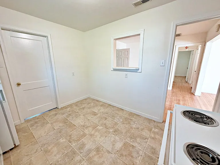 4838 Stanley Dr — Photo 11