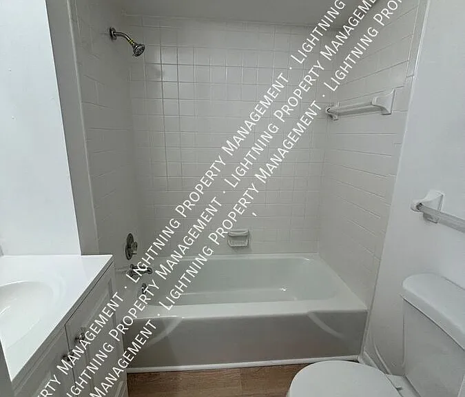 507 Duchess Ct #2 — Photo 8