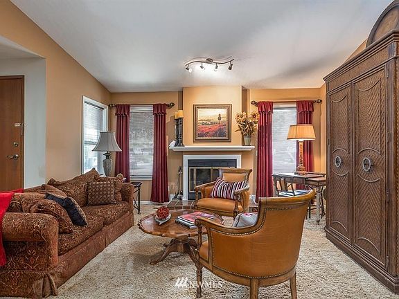 3rd image of 610 Linda Ct