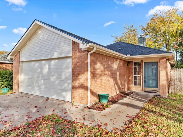 2358 Walden Place Ct, Grand Prairie, TX 75052