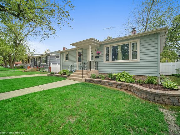 2nd image of 17846 Wildwood Ave