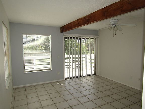 4th image of 60 Beachcomber Ln