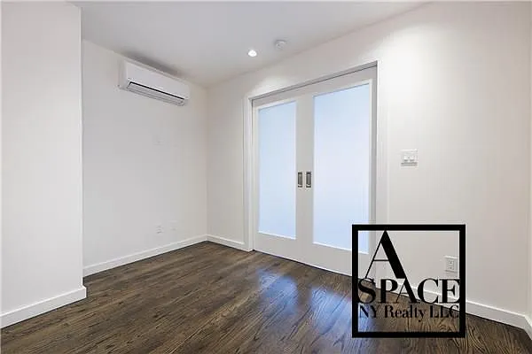 Rented by A Space Realty NY LLC | media 25
