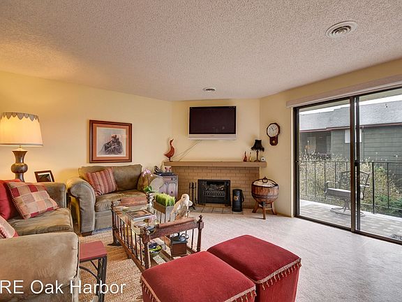 2nd image of 270 SE Barrington Dr #201