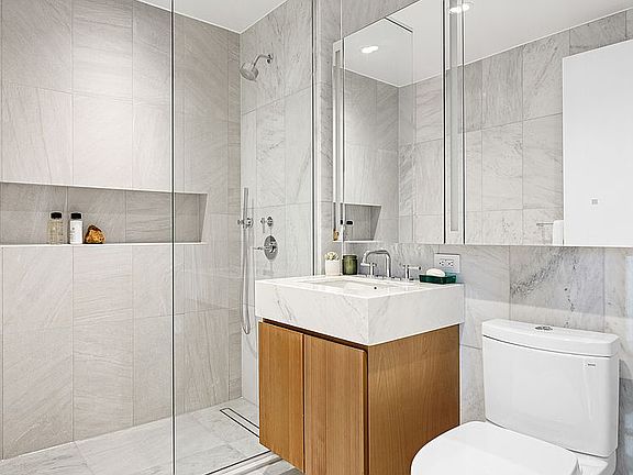 3rd image of 300 W 30th St APT 5F
