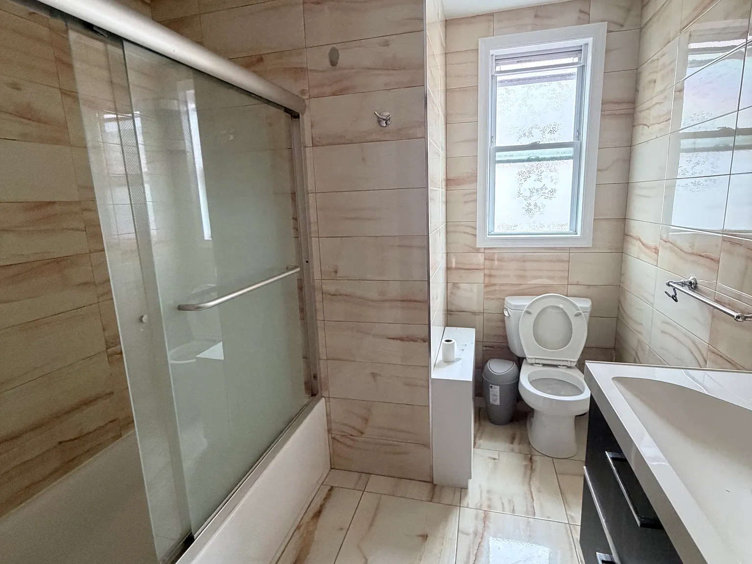 2 bed, 1000 sqft, $2,800 — Photo 3
