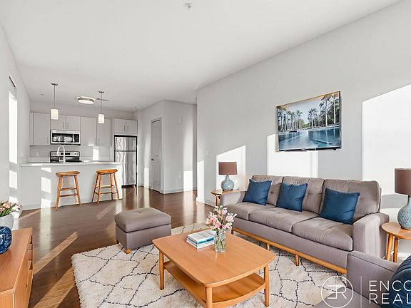 3rd image of 43 Marion St #504