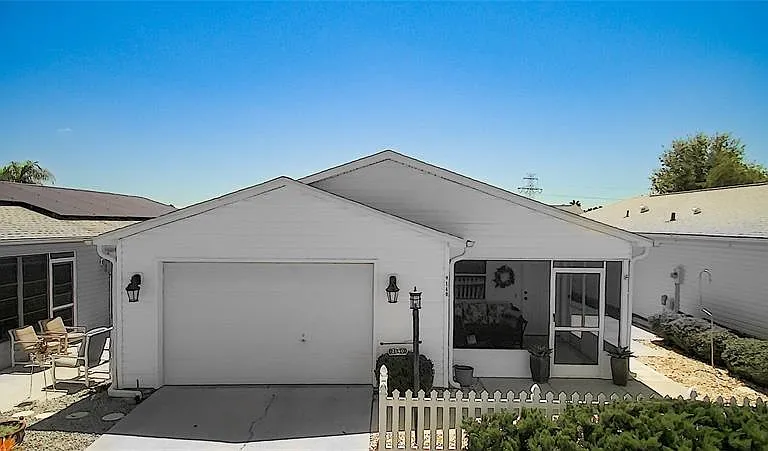 2140 Estevez Dr — Photo 1