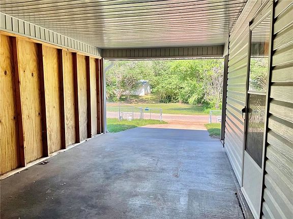 3rd image of 616 S Aydelotte Ave