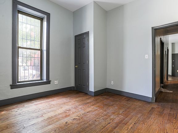 4th image of 144 Stuyvesant Ave #2A
