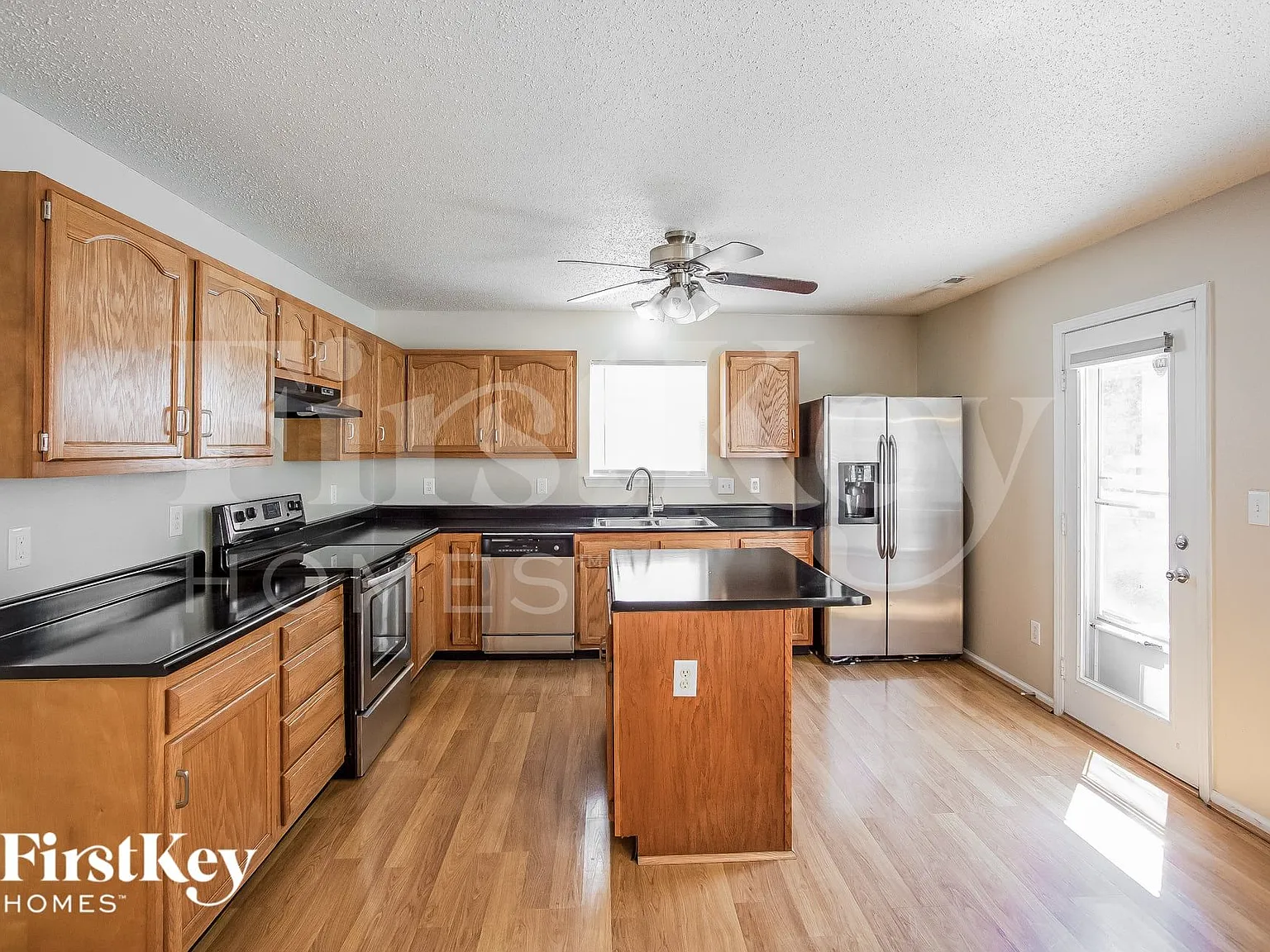 3 bed, 2.5 bath, 2736 sqft, $2,630 — Photo 4