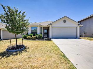 1420 Montoya Ln, Fort Worth, TX 76119