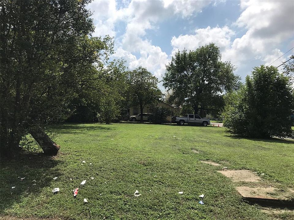 2nd image of 403 W Lampasas St Lot 24-25