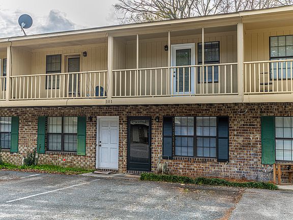 3rd image of 101 Kimeran Ln APT C
