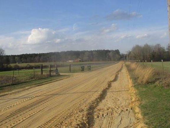 Exterior Neighborhood (street photo)