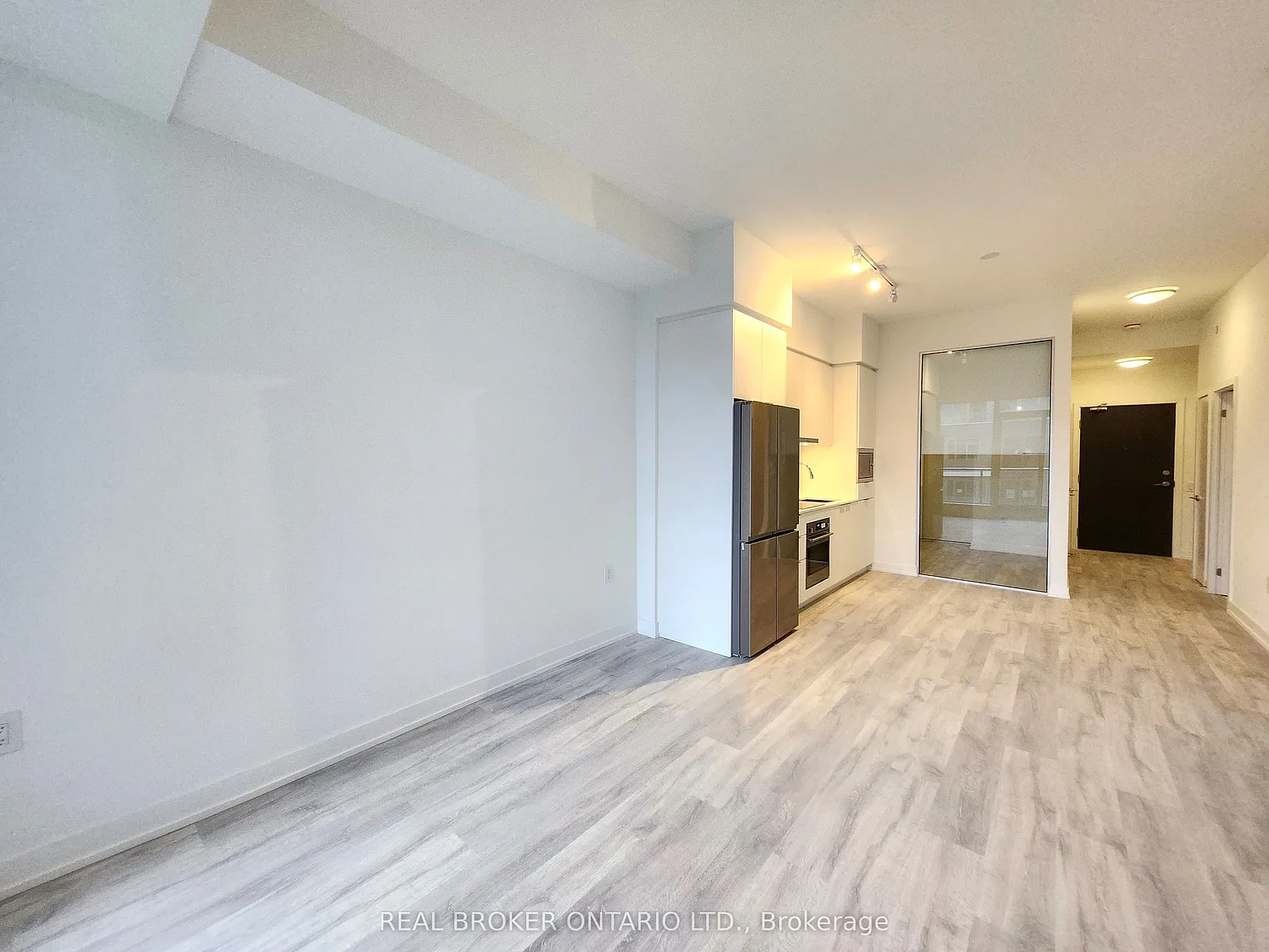 3 bed, $3,000 — Photo 4