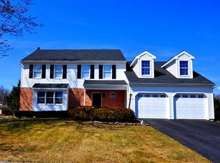 2 Esther Cir, Sinking Spring, PA 19608