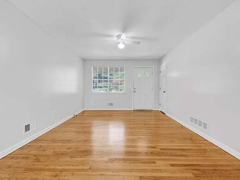 2900 Holt Dr — Photo 5