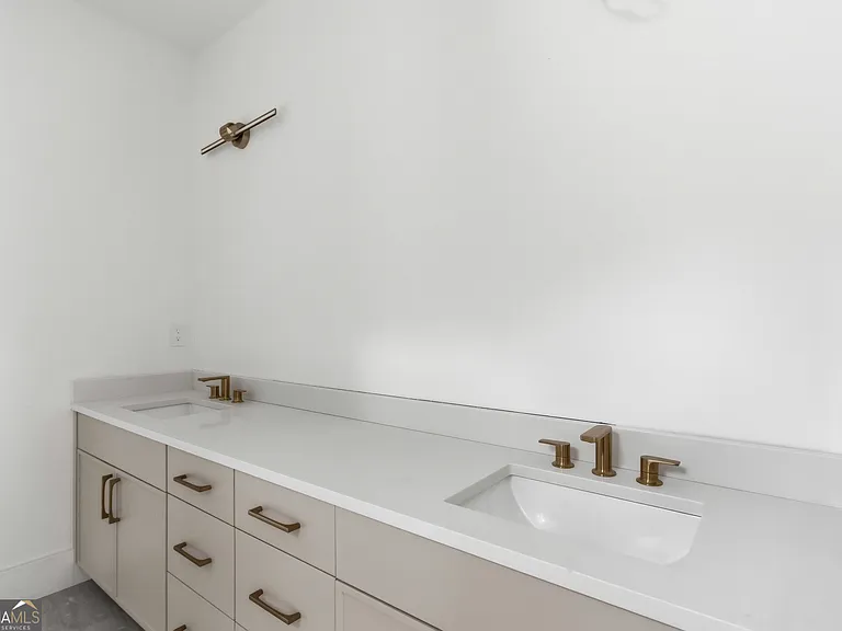3196 Towerview Dr NE — Photo 29