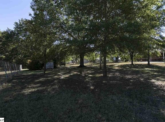 4th image of 317 Rainbow Dr
