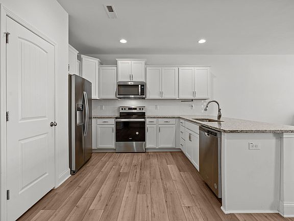 4th image of 6173 Taylor Rd