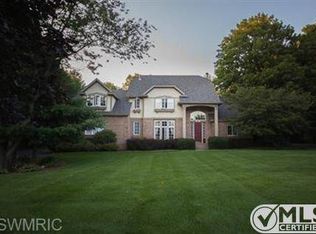 2295 Tunnel Breeze Ct, Holland, MI 49424