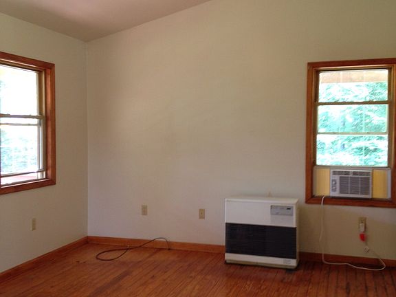 3rd image of 72 Williams Dr