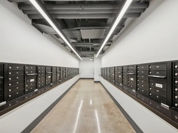 160 East 48th Street image 15 of 20