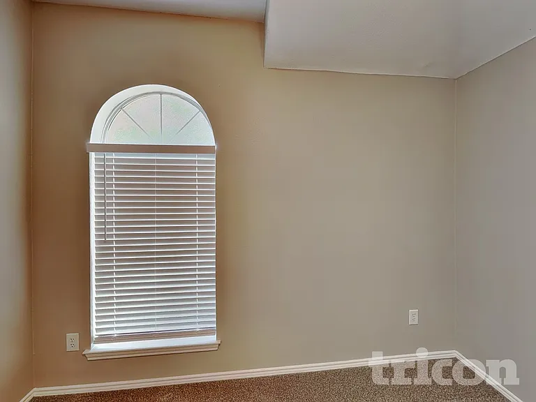 1563 Nottingham Dr — Photo 13