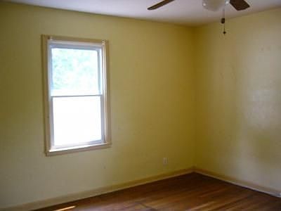 5th image of 272 Merchant Ave