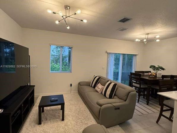 5180 SW 37th St #5180