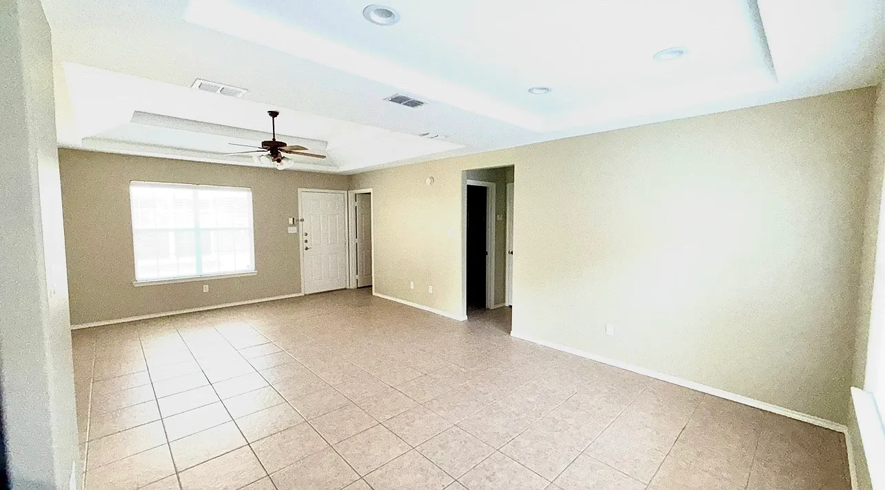 2 bed, $950 — Photo 4