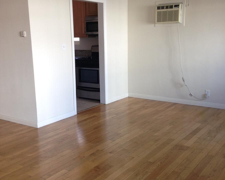 1st image of 7114 Hawthorn Ave APT 2