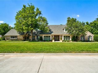 1509 Buttram Rd, Nichols Hills, OK 73120