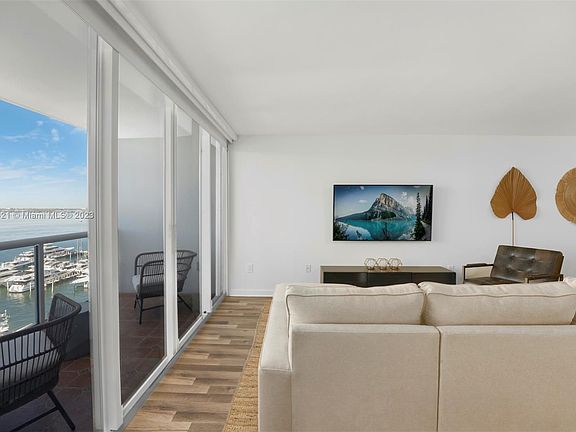 5th image of 1800 Sunset Harbour Dr #1208