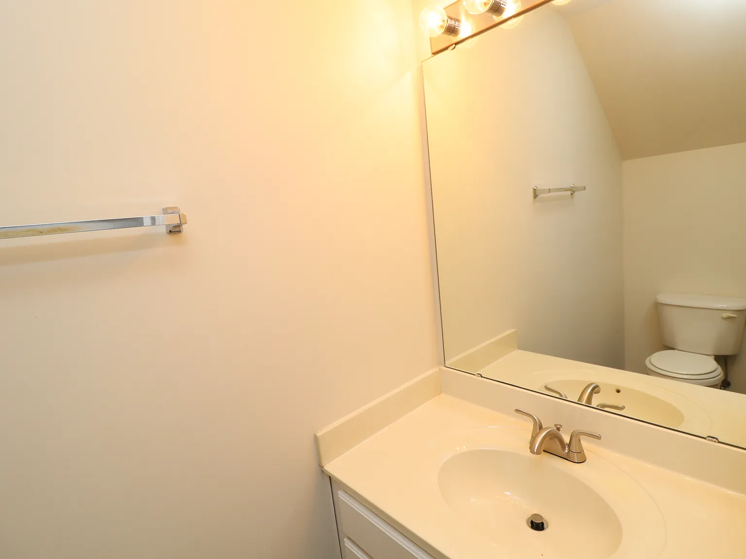 Inviting Morrisville Townhome in Breckenridge Available Immediately — Photo 3
