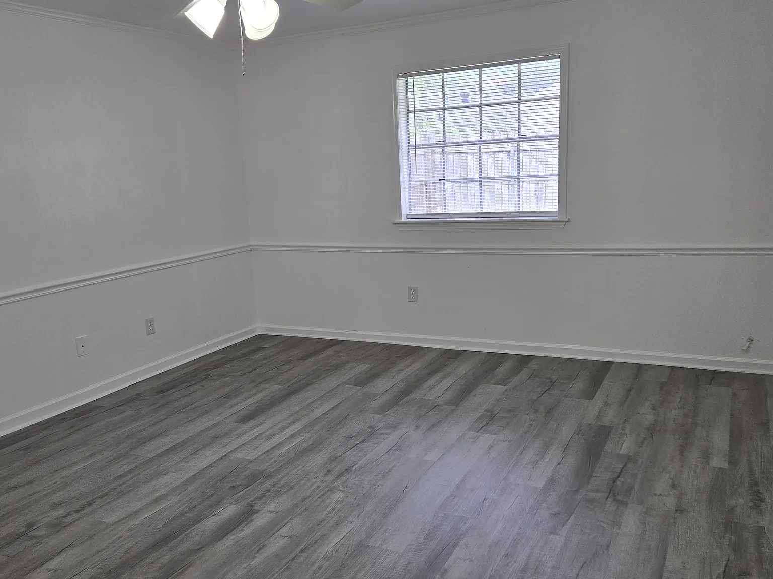 4 bed, 2300 sqft, $1,850 — Photo 4