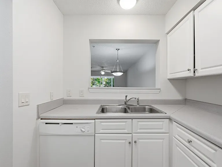 4270 Calinda Ln #316 — Photo 16