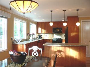 7727 SE 39th St, Mercer Island, WA 98040