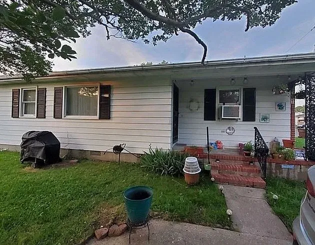 3 bed, 1068 sqft, $1,550 — Photo 3