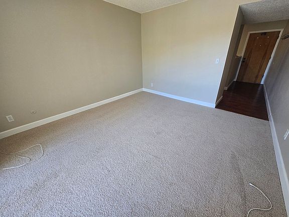 5th image of 1606 Cottonwood Dr APT 23