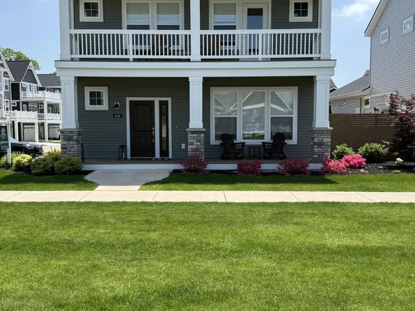 406 W Leland Dr, Whitehall, MI 49461