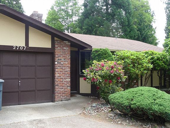 2nd image of 2707-2709 110th Ave E