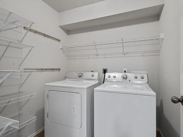2304 Jesse Owens Dr — Photo 24