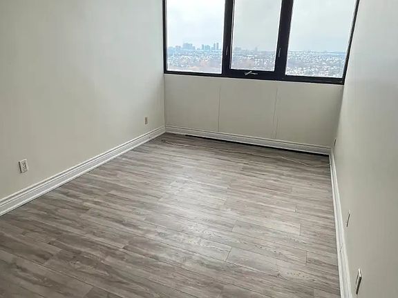 5th image of 1333 Bloor St #1407