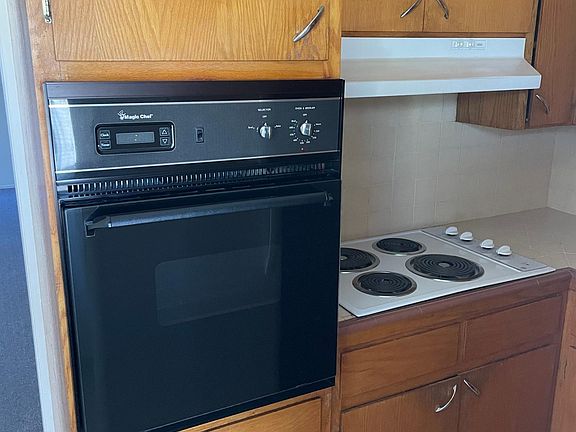 3rd image of 684 Garland Ave APT 2