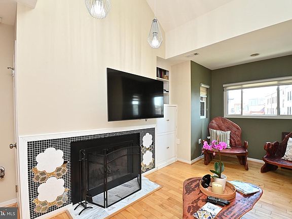 4th image of 1810 Kalorama Rd NW APT A3