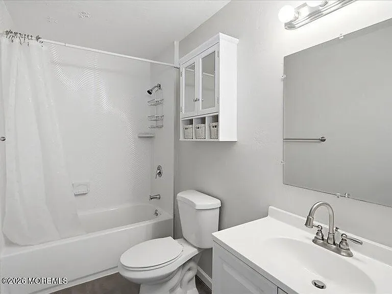 22 Carpenter St — Photo 14