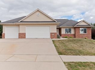 2665 Lansing Dr, Marion, IA 52302