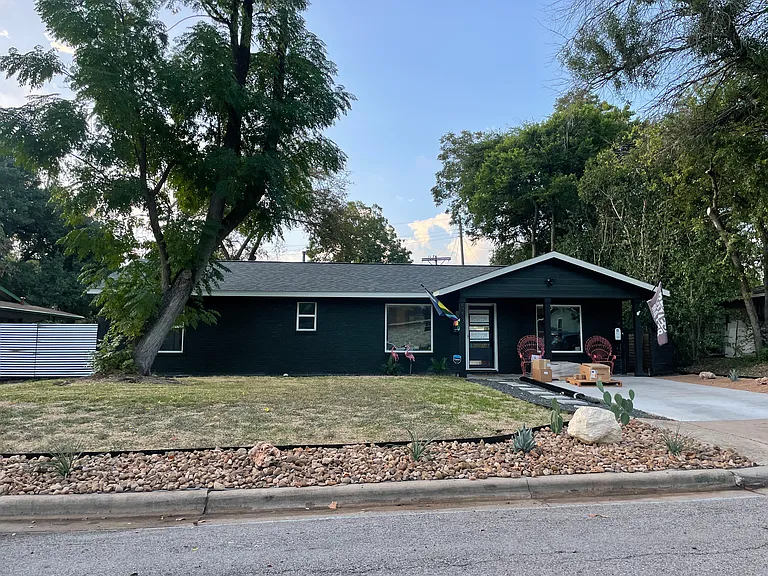 5213 Robinsdale Ln — Photo 1